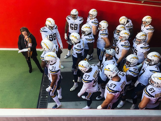 採取積極主 採取積極主